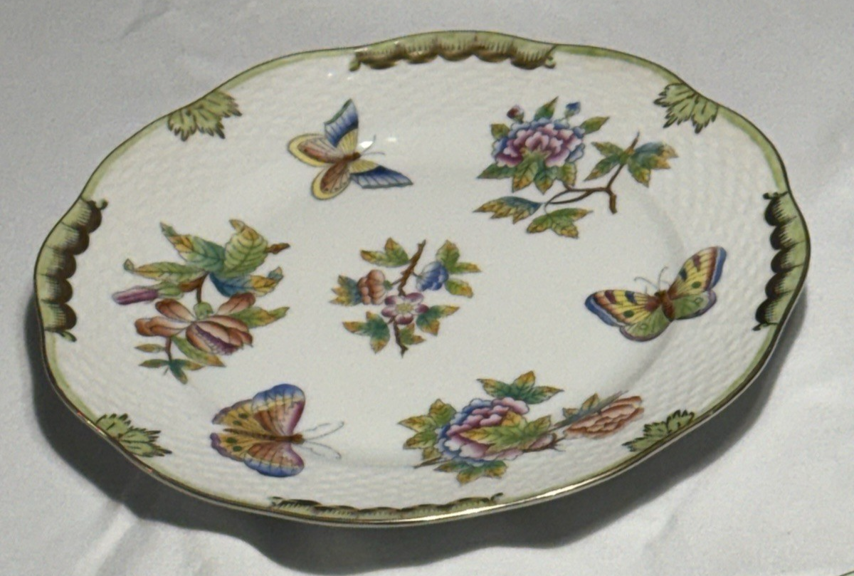Herend Queen Victoria VBO 8" Salad Plate Dessert Butterflies Flowers Excellent