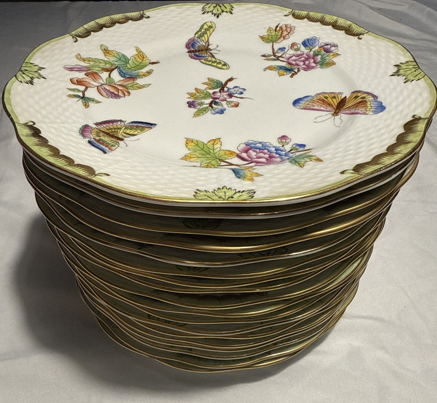 Herend Queen Victoria VBO 8" Salad Plate Dessert Butterflies Flowers Excellent