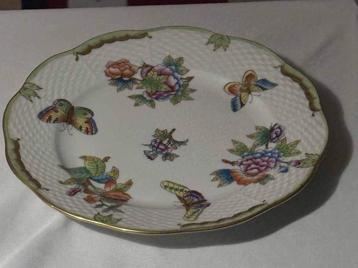 Herend Queen Victoria VBO 8" Salad Plate Dessert Butterflies Flowers Excellent