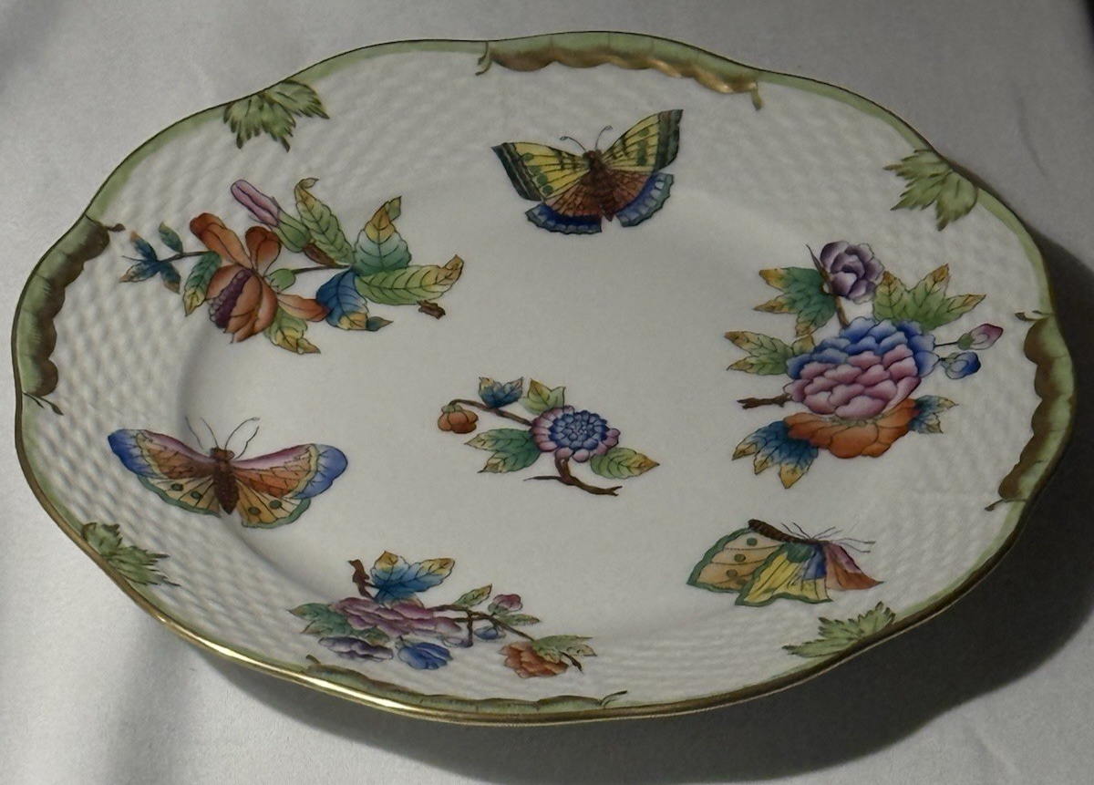 Herend Queen Victoria VBO 8" Salad Plate Dessert Butterflies Flowers Excellent