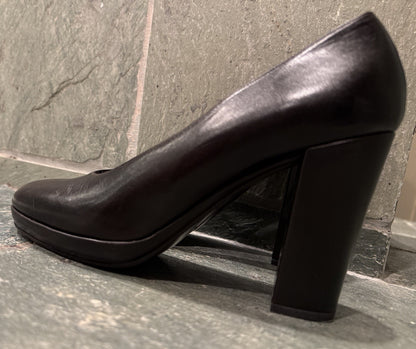 Calvin Klein Dark Brown Pumps Calfskin Leather Block Heels 8M Round Toe w/ Box