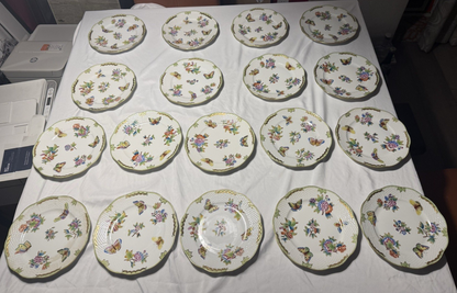 Herend Queen Victoria VBO 8" Salad Plate Dessert Butterflies Flowers Excellent