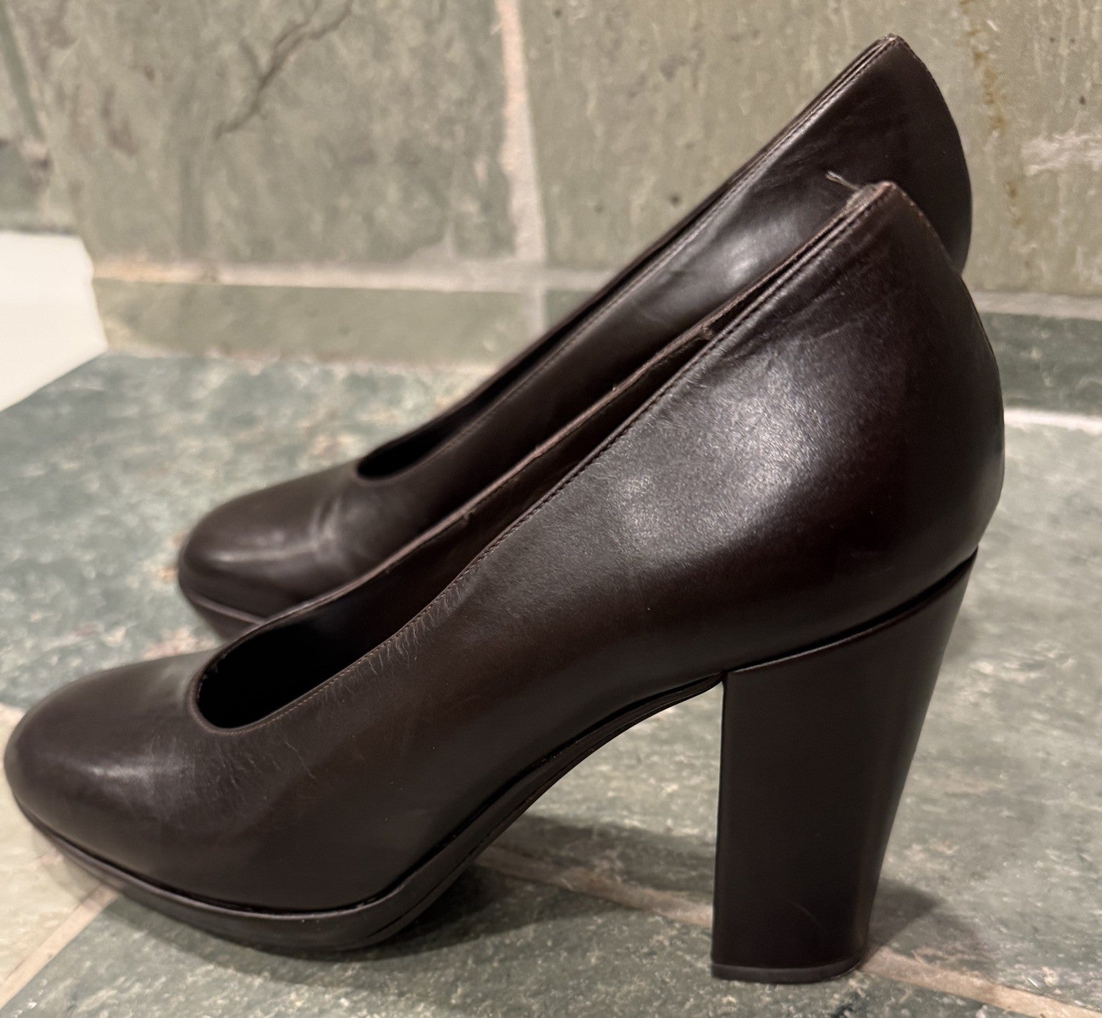 Calvin Klein Dark Brown Calfskin Leather Block Pumps 8M Round Toe w/Box