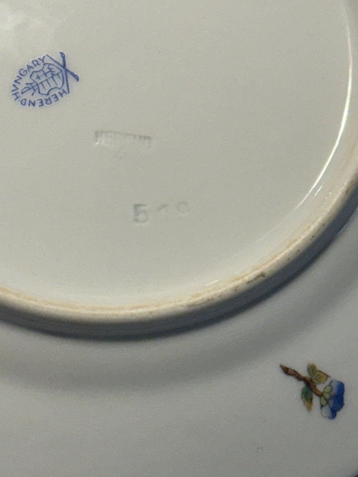 Herend Queen Victoria VBO 8" Salad Plate Dessert Butterflies Flowers Excellent