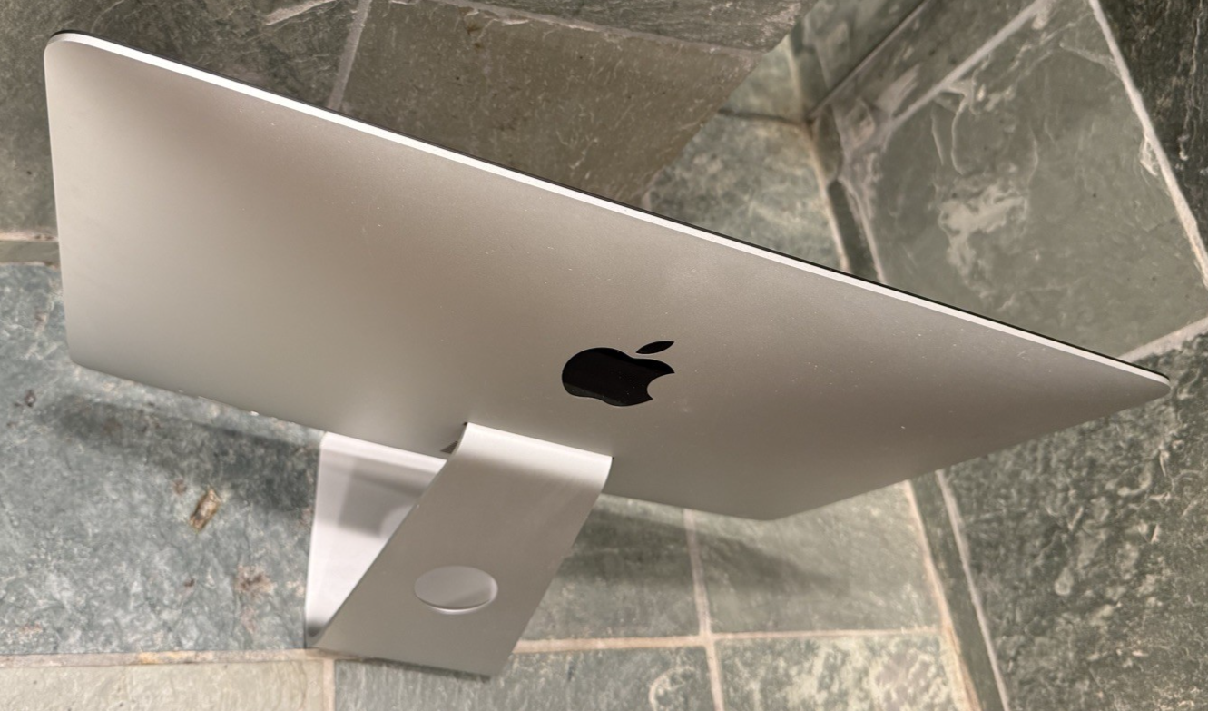 Excellent Apple 21.5" iMac Retina 4K Late 2015 3.3GHz i7 16GB RAM Iris Pro 6200