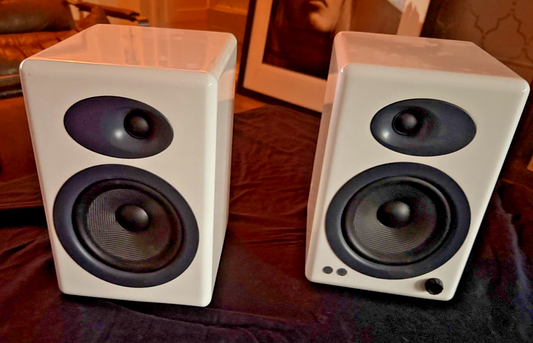 Audioengine A5+ Bookshelf Speakers WHITE | Excellent | Fully Working